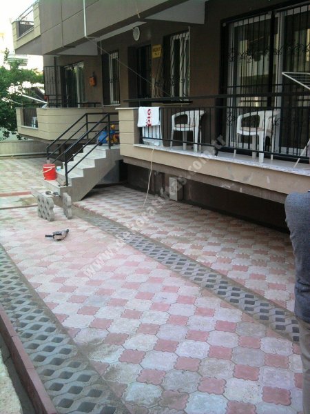 Apartman Bahçesi